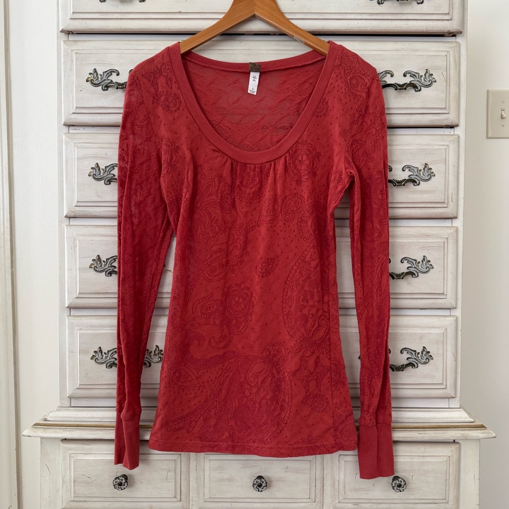 BKE Red Y2K Knit Long Sleeve Top